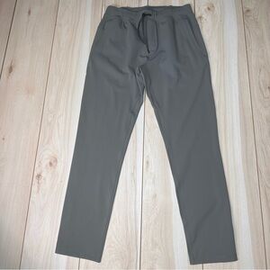 NwT Crz Yoga Men’s Workout‎ Pants Pockets Sage Grey Size Medium